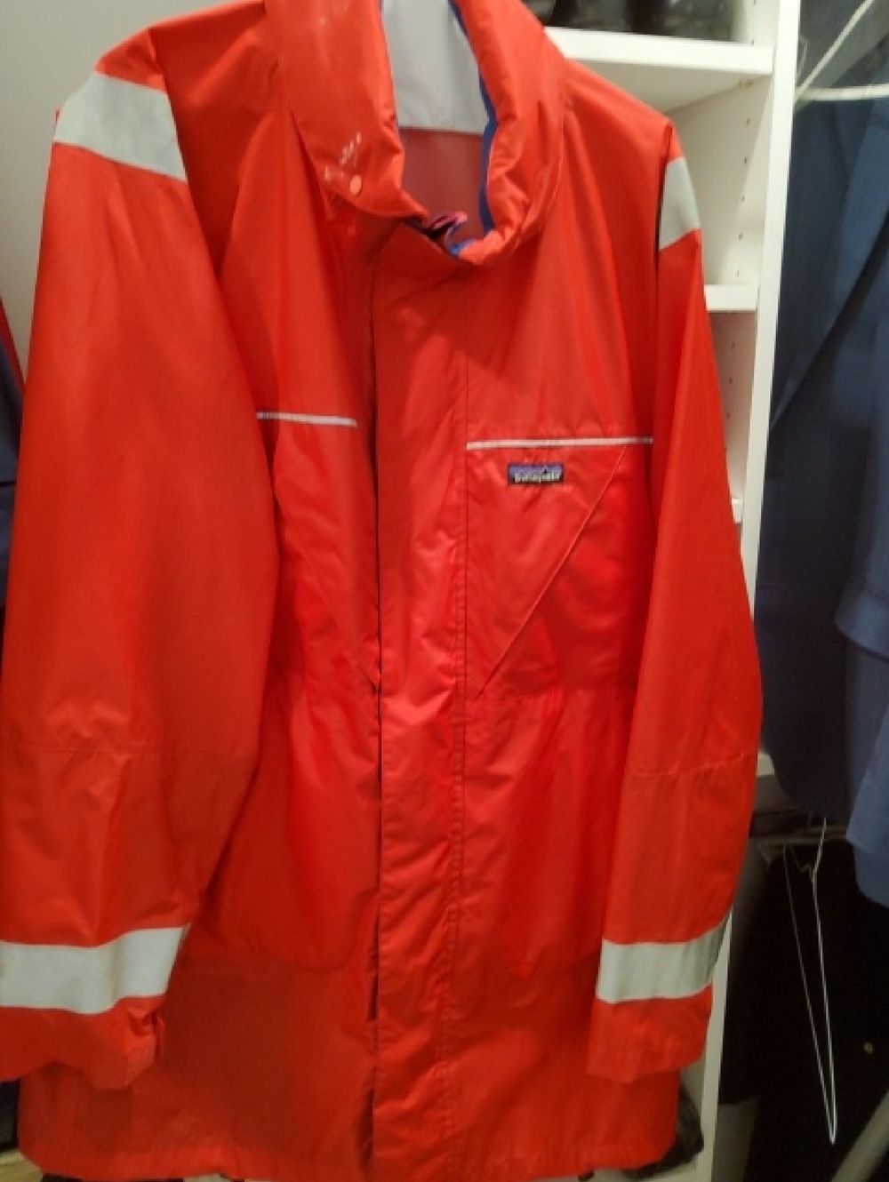 Patagonia Bright Red Lightweight Sailing Foul Weather Jacket Size L - Picture 3 of 14
